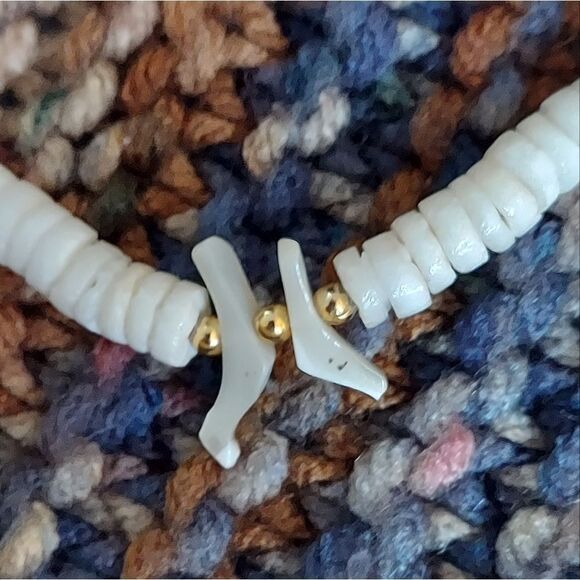 Vintage 1970s Puka Shell Beaded Necklace - Picture 6 of 6
